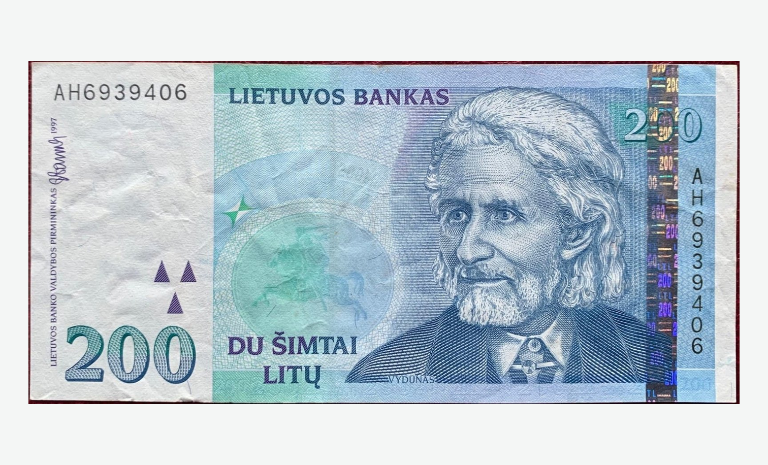 1997 m. Lietuvos 200 litų banknoto aversas
